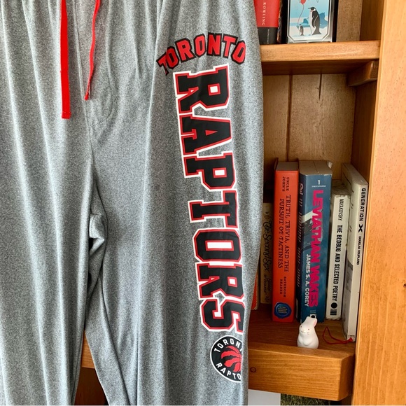 New with Tags Men’s Toronto Raptors PJ pants - Picture 2 of 4